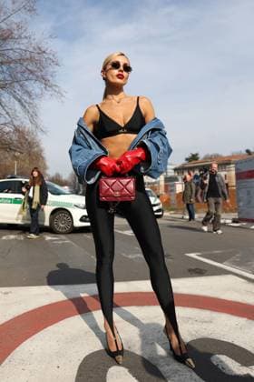 February 26, 2025, Milan, Lombardia, Italy: Milan Womens Fashion Week is taking place from February 25 to March 2, 2025. Fashionistas pose for photographers before the Diesel FW 2025-2026 fashion show. Milan Italy - ZUMAt227 20250226_zip_t227_006 Copyright: xMarinaxTakimotox