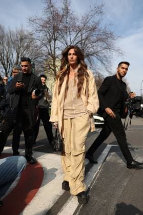 February 26, 2025, Milan, Lombardia, Italy: Milan Womens Fashion Week is taking place from February 25 to March 2, 2025. Fashionistas pose for photographers before the Diesel FW 2025-2026 fashion show. Milan Italy - ZUMAt227 20250226_zip_t227_008 Copyright: xMarinaxTakimotox