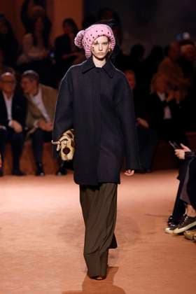 Fendi Ready to wear fall winter 2025:26; MILAN February 2025 Fendi Ready to wear fall winter 2025:26; MILAN February 2025, Credit:Zeppelin Avalon  Copyright: xZeppelinx xAvalonx 0969484255