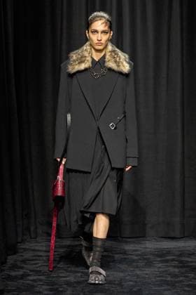 Jil Sander Ready to wear fall winter 2025:26; MILAN February 2025 Jil Sander Ready to wear fall winter 2025:26; MILAN February 2025, Credit:Zeppelin Avalon  Copyright: xZeppelinx xAvalonx 0969488423