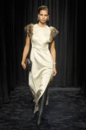Jil Sander Ready to wear fall winter 2025:26; MILAN February 2025 Jil Sander Ready to wear fall winter 2025:26; MILAN February 2025, Credit:Zeppelin Avalon  Copyright: xZeppelinx xAvalonx 0969488652