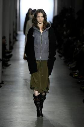 Onitsuka Tiger Ready to wear fall winter 2025:26; MILAN February 2025 Onitsuka Tiger Ready to wear fall winter 2025:26; MILAN February 2025, Credit:Zeppelin Avalon  Copyright: xZeppelinx xAvalonx 0969483014
