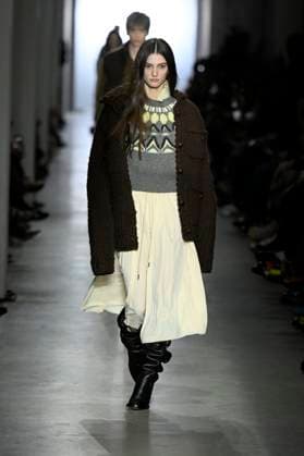 Onitsuka Tiger Ready to wear fall winter 2025:26; MILAN February 2025 Onitsuka Tiger Ready to wear fall winter 2025:26; MILAN February 2025, Credit:Zeppelin Avalon  Copyright: xZeppelinx xAvalonx 0969483261