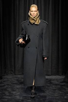 Jil Sander Ready to wear fall winter 2025:26; MILAN February 2025 Jil Sander Ready to wear fall winter 2025:26; MILAN February 2025, Credit:Zeppelin Avalon  Copyright: xZeppelinx xAvalonx 0969488299