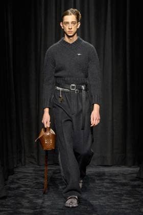 Jil Sander Ready to wear fall winter 2025:26; MILAN February 2025 Jil Sander Ready to wear fall winter 2025:26; MILAN February 2025, Credit:Zeppelin Avalon  Copyright: xZeppelinx xAvalonx 0969488520
