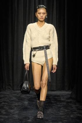 Jil Sander Ready to wear fall winter 2025:26; MILAN February 2025 Jil Sander Ready to wear fall winter 2025:26; MILAN February 2025, Credit:Zeppelin Avalon  Copyright: xZeppelinx xAvalonx 0969488564