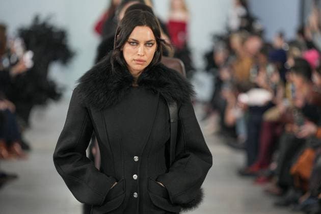 Milan, Milan Women s Fashion Week: Fall Winter 2025 26 - Blumarine Fashion Show - Catwalk Milan, Milan Women s Fashion Week: Fall Winter 2025 26 - Women s Fashion, Fall Winter 2025 26 - Blumarine fashion show - catwalk in the photo: Irina Shayk MILAN Italy  Copyright: xIPA ABACAx