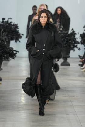 Milan, Italy: Milan, Milan Women s Fashion Week: Fall Winter 2025 26 - Women s Fashion, Fall Winter 2025 26 - Blumarine fashion show - catwalk in the photo: Irina Shayk Milan Italy  - ZUMAp169 20250227_zea_p169_485 Copyright: xRiccardoxGIordanox