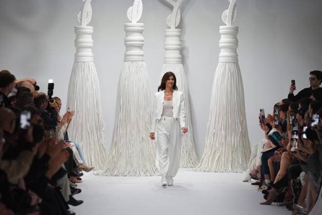 February 27, 2025, Milan, Italy: Designer SARA CAVAZZA FACCHINI acknowledges audience on the runway at the Genny Fashion Show during Milan Fashion Week Milan Italy - ZUMAs232 20250227_zip_s232_009 Copyright: xErvinxShulkux