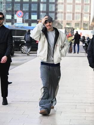 Entertainment Bilder des Tages Milan, Milan Women s Fashion Week: exits from Palazzo Parigi In the photo: Romeo Beckham  Copyright: xManuelexMangiarottix xipa-agency.netx xManuelexMangiarottix IPA_Agency_IPA54650070