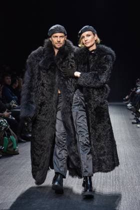 February 27, 2025, Milano: A model presents a creation by Emporio Armani at the Milan Fashion Week, in Milan, Italy, 28 February 2025. The Fall Winter 2025 2026 collections are presented until 03 March 2025. .ANSA MATTEO CORNER Milano  - ZUMAa110 20250227_zaf_a110_019 Copyright: xMatteoxCornerx xZ14x