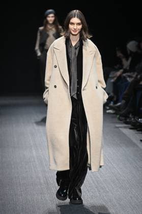 Milan, Milan Women s Fashion Week: Fall Winter 2025 - Emporio Armani Fashion Show - model Milan, Milan Women s Fashion Week: Fall Winter 2025 - Women s Fashion, Fall Winter 2025.- Emporio Armani fashion show - guests in the photo: model MILAN Italy  Copyright: xIPA ABACAx