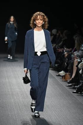 Milan, Milan Women s Fashion Week: Fall Winter 2025 - Emporio Armani Fashion Show - model Milan, Milan Women s Fashion Week: Fall Winter 2025 - Women s Fashion, Fall Winter 2025.- Emporio Armani fashion show - guests in the photo: model MILAN Italy  Copyright: xIPA ABACAx