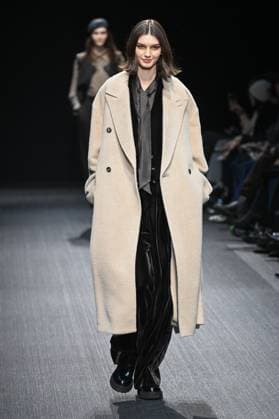Milan, Italy: Milan, Milan Women s Fashion Week: Fall Winter 2025 - Women s Fashion, Fall Winter 2025.- Emporio Armani fashion show - guests in the photo: model Milan Italy  - ZUMAp169 20250227_zea_p169_747 Copyright: xSimonaxChiocciax