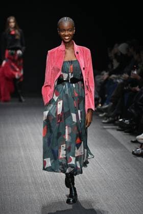 Milan, Italy: Milan, Milan Women s Fashion Week: Fall Winter 2025 - Women s Fashion, Fall Winter 2025.- Emporio Armani fashion show - guests in the photo: model Milan Italy  - ZUMAp169 20250227_zea_p169_755 Copyright: xSimonaxChiocciax