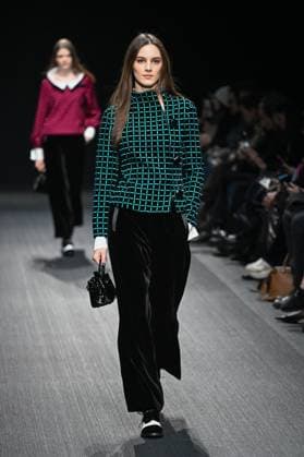 Milan, Italy: Milan, Milan Women s Fashion Week: Fall Winter 2025 - Women s Fashion, Fall Winter 2025.- Emporio Armani fashion show - guests in the photo: model Milan Italy  - ZUMAp169 20250227_zea_p169_761 Copyright: xSimonaxChiocciax