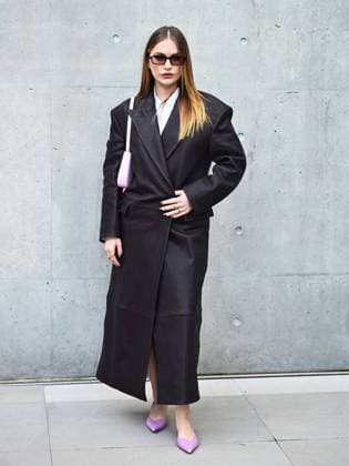 Milan, Milan Women s Fashion Week: Fall Winter 2025 26 - Emporio Armani fashion show - catwalk - In the photo: Camille Razat  Copyright: xSimonaxChiocciax xipa-agency.netx xSimonaxChiocciax IPA_Agency_IPA54655016