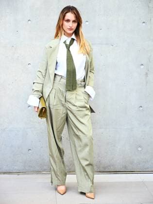 Milan, Milan Women s Fashion Week: Fall Winter 2025 26 - Emporio Armani Fashion Show - Catwalk Milan, Milan Women s Fashion Week: Fall Winter 2025 26 - Emporio Armani fashion show - catwalk - In the photo: guest -  Copyright: xIPA ABACAx