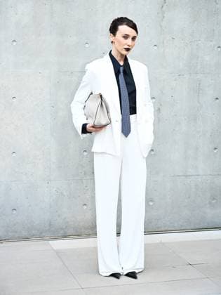 Milan, Milan Women s Fashion Week: Fall Winter 2025 26 - Emporio Armani Fashion Show - Catwalk Milan, Milan Women s Fashion Week: Fall Winter 2025 26 - Emporio Armani fashion show - catwalk - In the photo: Mary Leest -  Copyright: xIPA ABACAx