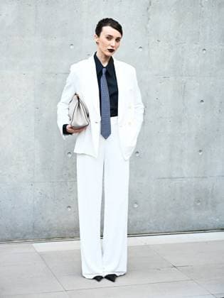 Milan, Milan Women s Fashion Week: Fall Winter 2025 26 - Emporio Armani Fashion Show - Catwalk Milan, Milan Women s Fashion Week: Fall Winter 2025 26 - Emporio Armani fashion show - catwalk - In the photo: Mary Leest -  Copyright: xIPA ABACAx