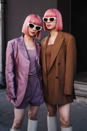 Bilder des Jahres 2025, Entertainment 02 Februar Entertainment Bilder des Tages Milan, Milan Women s Fashion Week: Fall Winter 2025 - Women s Fashion, Fall Winter 2025 - Max Mara Show - Arrivals. In the photo: Amiaya (Japanese music group and influencer twins)  Copyright: xAlessandroxBremecx xipa-agency.netx xx IPA_Agency_IPA54656321