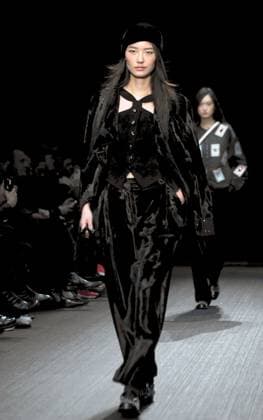 Milan, Women s Fashion, Emporio Armani Fashion Show  Copyright: xMaurizioxMaulex xipa-agency.netx xMaurizioxMaulex IPA_Agency_IPA54657674