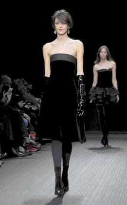 Milan, Women s Fashion, Emporio Armani Fashion Show  Copyright: xMaurizioxMaulex xipa-agency.netx xMaurizioxMaulex IPA_Agency_IPA54657685