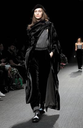 Milan, Women s Fashion, Emporio Armani Fashion Show  Copyright: xMaurizioxMaulex xipa-agency.netx xMaurizioxMaulex IPA_Agency_IPA54657691