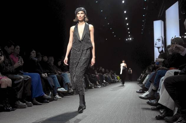 Milan, Women s Fashion, Emporio Armani Fashion Show  Copyright: xMaurizioxMaulex xipa-agency.netx xMaurizioxMaulex IPA_Agency_IPA54657723
