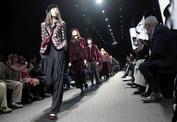 Milan, Women s Fashion, Emporio Armani Fashion Show  Copyright: xMaurizioxMaulex xipa-agency.netx xMaurizioxMaulex IPA_Agency_IPA54657741