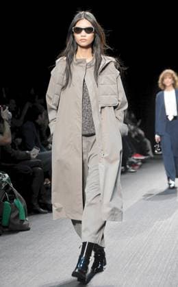 Milan, Women s Fashion, Emporio Armani Fashion Show  Copyright: xMaurizioxMaulex xipa-agency.netx xMaurizioxMaulex IPA_Agency_IPA54657770