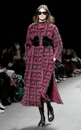 Milan, Women s Fashion, Emporio Armani Fashion Show  Copyright: xMaurizioxMaulex xipa-agency.netx xMaurizioxMaulex IPA_Agency_IPA54657784