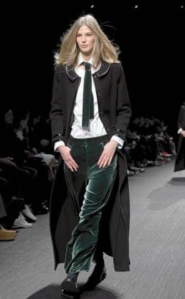Milan, Women s Fashion, Emporio Armani Fashion Show  Copyright: xMaurizioxMaulex xipa-agency.netx xMaurizioxMaulex IPA_Agency_IPA54657791