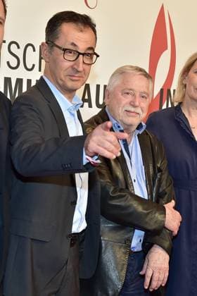 16 MusikAutorenPreis 2025 Wolf Biermann, Cem Özdemir Bündnis 90 Die Grünen at the 16 MusikAutorenPreis 2025 at the Hotel Ritz Charlton in Berlin, on 27 02 2025 Photopress Mueller