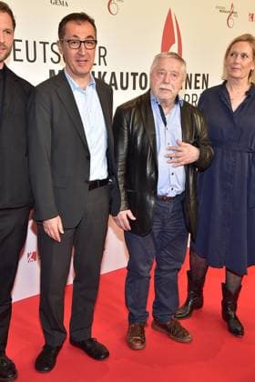 16 MusikAutorenPreis 2025 Wolf Biermann, Cem Özdemir Bündnis 90 Die Grünen at the 16 MusikAutorenPreis 2025 at the Hotel Ritz Charlton in Berlin, on 27 02 2025 Photopress Mueller
