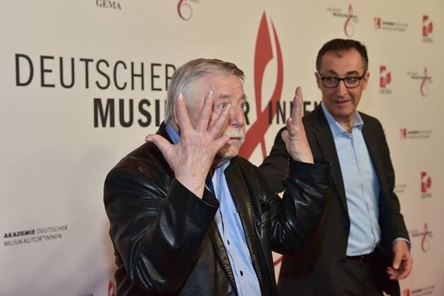 16 MusikAutorenPreis 2025 Wolöf Bikermann, Cem Özdemir, Bündnis 90 Die Grünen at the 16 MusikAutorenPreis 2025 at the Hotel Ritz Charlton in Berlin, on 27 02 2025 Photopress Mueller
