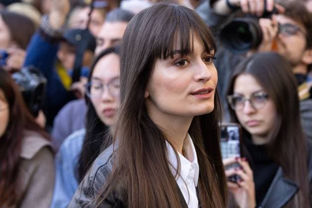 News - Emporio Armani - Arrivals - Milan Fashion Week - Womenswear Fall Winter 2025 2026 Clara Luciani is seen arriving at the Emporio Armani fashion show during the Milan Fashion Week - Womenswear Fall Winter 2025 2026 on February 27, 2025 in Milan, Italy. Photo: Cinzia Camela. MILAN Via Bergognone Italy Copyright: xCinziaxCamelax xLiveMediax LPN_1756617
