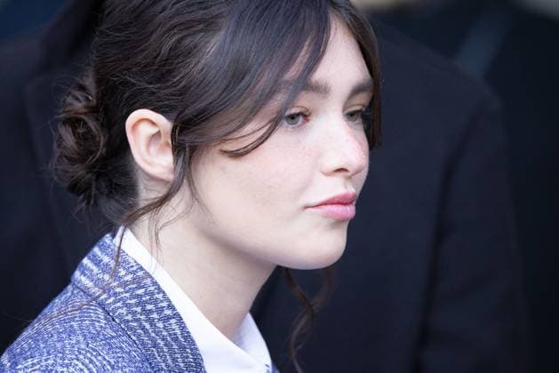 News - Emporio Armani - Arrivals - Milan Fashion Week - Womenswear Fall Winter 2025 2026 Guest is seen arriving at the Emporio Armani fashion show during the Milan Fashion Week - Womenswear Fall Winter 2025 2026 on February 27, 2025 in Milan, Italy. Photo: Cinzia Camela. MILAN Via Bergognone Italy Copyright: xCinziaxCamelax xLiveMediax LPN_1756662