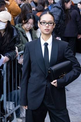 News - Emporio Armani - Arrivals - Milan Fashion Week - Womenswear Fall Winter 2025 2026 Guest is seen arriving at the Emporio Armani fashion show during the Milan Fashion Week - Womenswear Fall Winter 2025 2026 on February 27, 2025 in Milan, Italy. Photo: Cinzia Camela. MILAN Via Bergognone Italy Copyright: xCinziaxCamelax xLiveMediax LPN_1756667