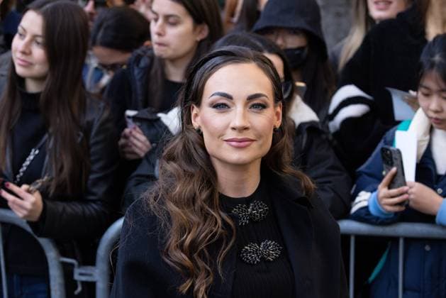 News - Emporio Armani - Arrivals - Milan Fashion Week - Womenswear Fall Winter 2025 2026 Guest is seen arriving at the Emporio Armani fashion show during the Milan Fashion Week - Womenswear Fall Winter 2025 2026 on February 27, 2025 in Milan, Italy. Photo: Cinzia Camela. MILAN Via Bergognone Italy Copyright: xCinziaxCamelax xLiveMediax LPN_1756674