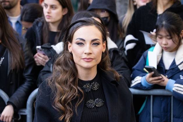 News - Emporio Armani - Arrivals - Milan Fashion Week - Womenswear Fall Winter 2025 2026 Guest is seen arriving at the Emporio Armani fashion show during the Milan Fashion Week - Womenswear Fall Winter 2025 2026 on February 27, 2025 in Milan, Italy. Photo: Cinzia Camela. MILAN Via Bergognone Italy Copyright: xCinziaxCamelax xLiveMediax LPN_1756675
