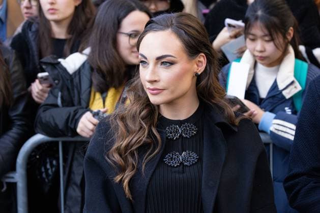 News - Emporio Armani - Arrivals - Milan Fashion Week - Womenswear Fall Winter 2025 2026 Guest is seen arriving at the Emporio Armani fashion show during the Milan Fashion Week - Womenswear Fall Winter 2025 2026 on February 27, 2025 in Milan, Italy. Photo: Cinzia Camela. MILAN Via Bergognone Italy Copyright: xCinziaxCamelax xLiveMediax LPN_1756677
