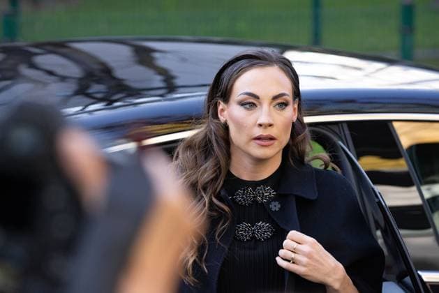 News - Emporio Armani - Arrivals - Milan Fashion Week - Womenswear Fall Winter 2025 2026 Guest is seen arriving at the Emporio Armani fashion show during the Milan Fashion Week - Womenswear Fall Winter 2025 2026 on February 27, 2025 in Milan, Italy. Photo: Cinzia Camela. MILAN Via Bergognone Italy Copyright: xCinziaxCamelax xLiveMediax LPN_1756678