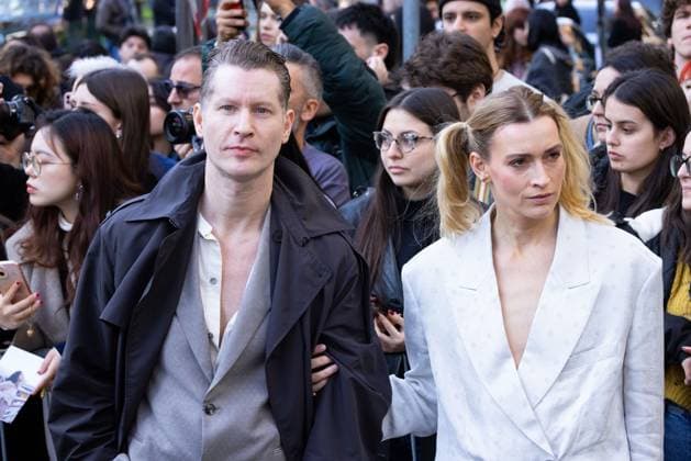News - Emporio Armani - Arrivals - Milan Fashion Week - Womenswear Fall Winter 2025 2026 (R-L) Carola Insolera and Emilio Insolera are seen arriving at the Emporio Armani fashion show during the Milan Fashion Week - Womenswear Fall Winter 2025 2026 on February 27, 2025 in Milan, Italy. Photo: Cinzia Camela. MILAN Via Bergognone Italy Copyright: xCinziaxCamelax xLiveMediax LPN_1756684