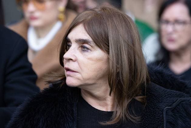 News - Emporio Armani - Arrivals - Milan Fashion Week - Womenswear Fall Winter 2025 2026 Carine Roitfeld is seen arriving at the Emporio Armani fashion show during the Milan Fashion Week - Womenswear Fall Winter 2025 2026 on February 27, 2025 in Milan, Italy. Photo: Cinzia Camela. MILAN Via Bergognone Italy Copyright: xCinziaxCamelax xLiveMediax LPN_1756691