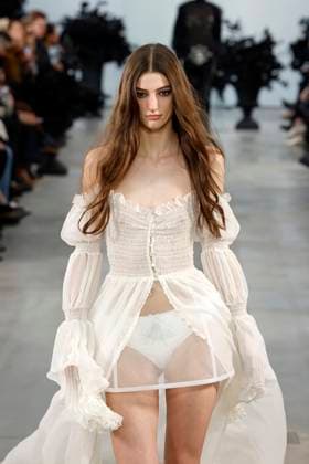 Blumarine Ready to wear fall winter 2025:26 MILAN February 2025 Blumarine Ready to wear fall winter 2025:26 MILAN February 2025, Credit:Zeppelin Avalon  Copyright: xZeppelinx xAvalonx 0969756940