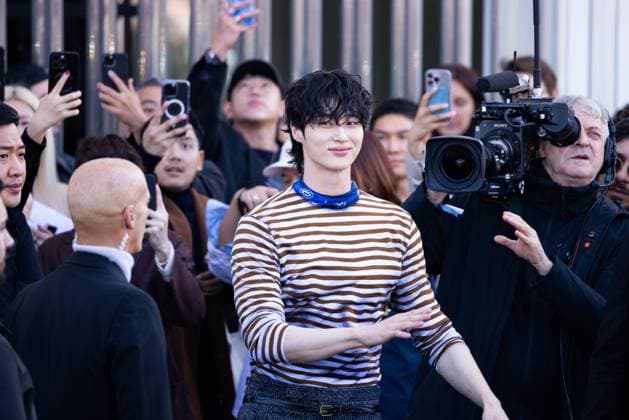 News - Prada - Arrivals - Milan Fashion Week - Womenswear Fall Winter 2025 2026 Byeon Woo-seok is seen arriving at the Prada fashion show during the Milan Fashion Week - Womenswear Fall Winter 2025 2026 on February 27, 2025 in Milan, Italy. Photo: Cinzia Camela. MILAN Fondazione Prada Italy Copyright: xCinziaxCamelax xLiveMediax LPN_1756711