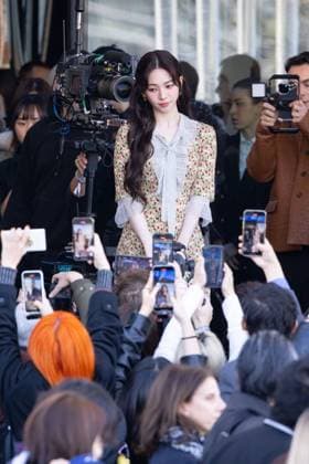 News - Prada - Arrivals - Milan Fashion Week - Womenswear Fall Winter 2025 2026 Karina is seen arriving at the Prada fashion show during the Milan Fashion Week - Womenswear Fall Winter 2025 2026 on February 27, 2025 in Milan, Italy. Photo: Cinzia Camela. MILAN Fondazione Prada Italy Copyright: xCinziaxCamelax xLiveMediax LPN_1756732
