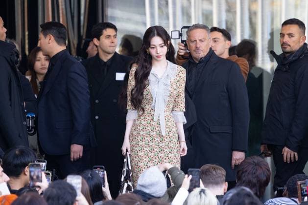 News - Prada - Arrivals - Milan Fashion Week - Womenswear Fall Winter 2025 2026 Karina is seen arriving at the Prada fashion show during the Milan Fashion Week - Womenswear Fall Winter 2025 2026 on February 27, 2025 in Milan, Italy. Photo: Cinzia Camela. MILAN Fondazione Prada Italy Copyright: xCinziaxCamelax xLiveMediax LPN_1756736