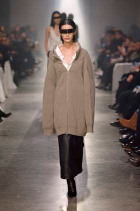 MM6 Maison Margiela Ready to wear fall winter 2025:26; MILAN February 2025 MM6 Maison Margiela Ready to wear fall winter 2025:26; MILAN February 2025, Credit:Zeppelin Avalon  Copyright: xZeppelinx xAvalonx 0969945050